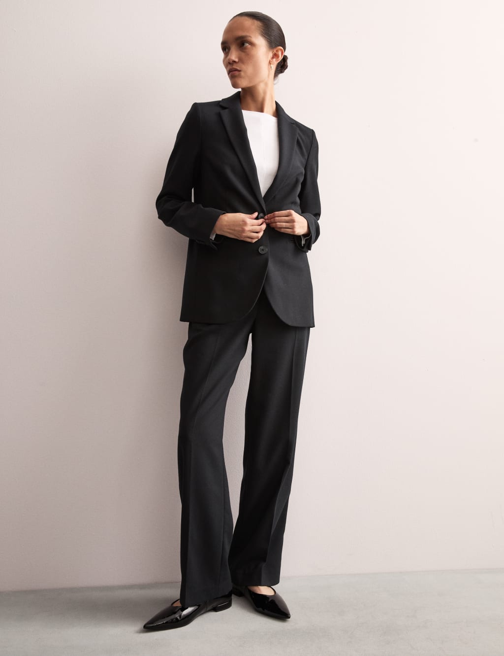 Jaeger Female Pure Wool Crepe Single Breasted Blazer - 20 - Black, Black