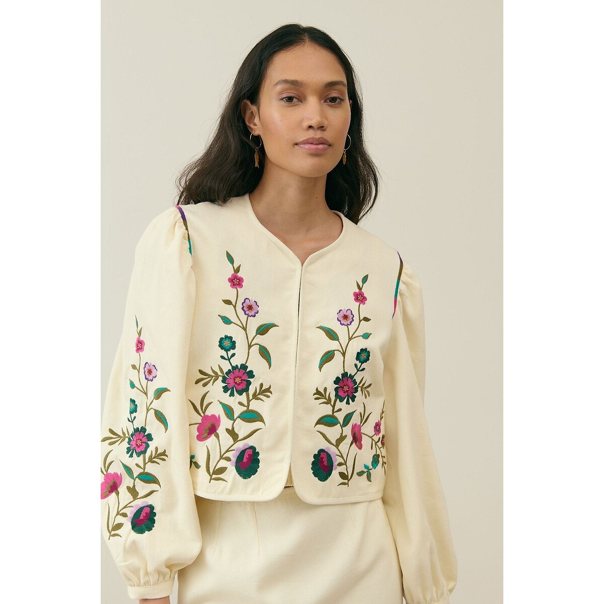 Duras Embroidered Cropped Jacket with Puff Sleeves